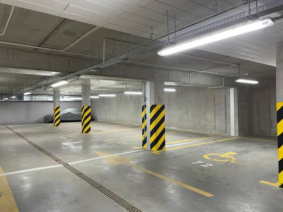 Art Marina Nad Rzeka Z Bezplatnym Parkingiem Apartment