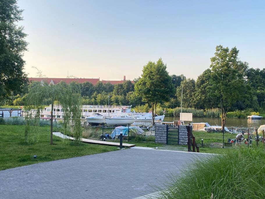 Apartment Art Marina Nad Rzeka Z Bezplatnym Parkingiem Wroclaw