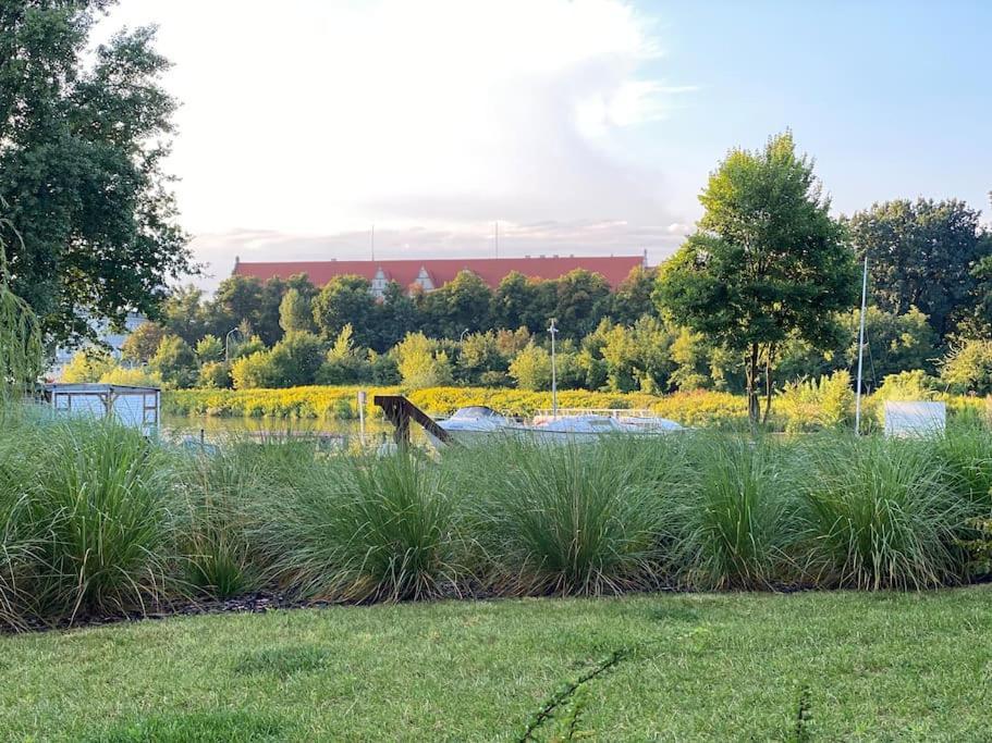 Art Marina Nad Rzeka Z Bezplatnym Parkingiem Apartment
