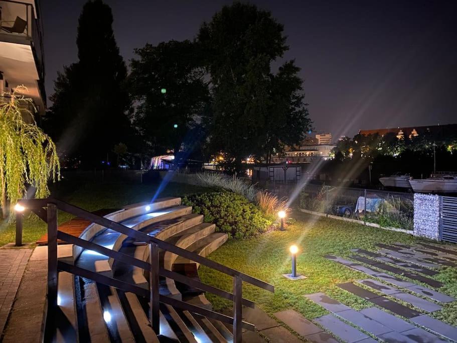 Art Marina Nad Rzeka Z Bezplatnym Parkingiem Apartment